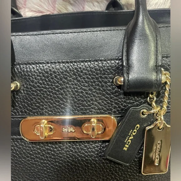 Coach hand bag - Picture 2 of 3